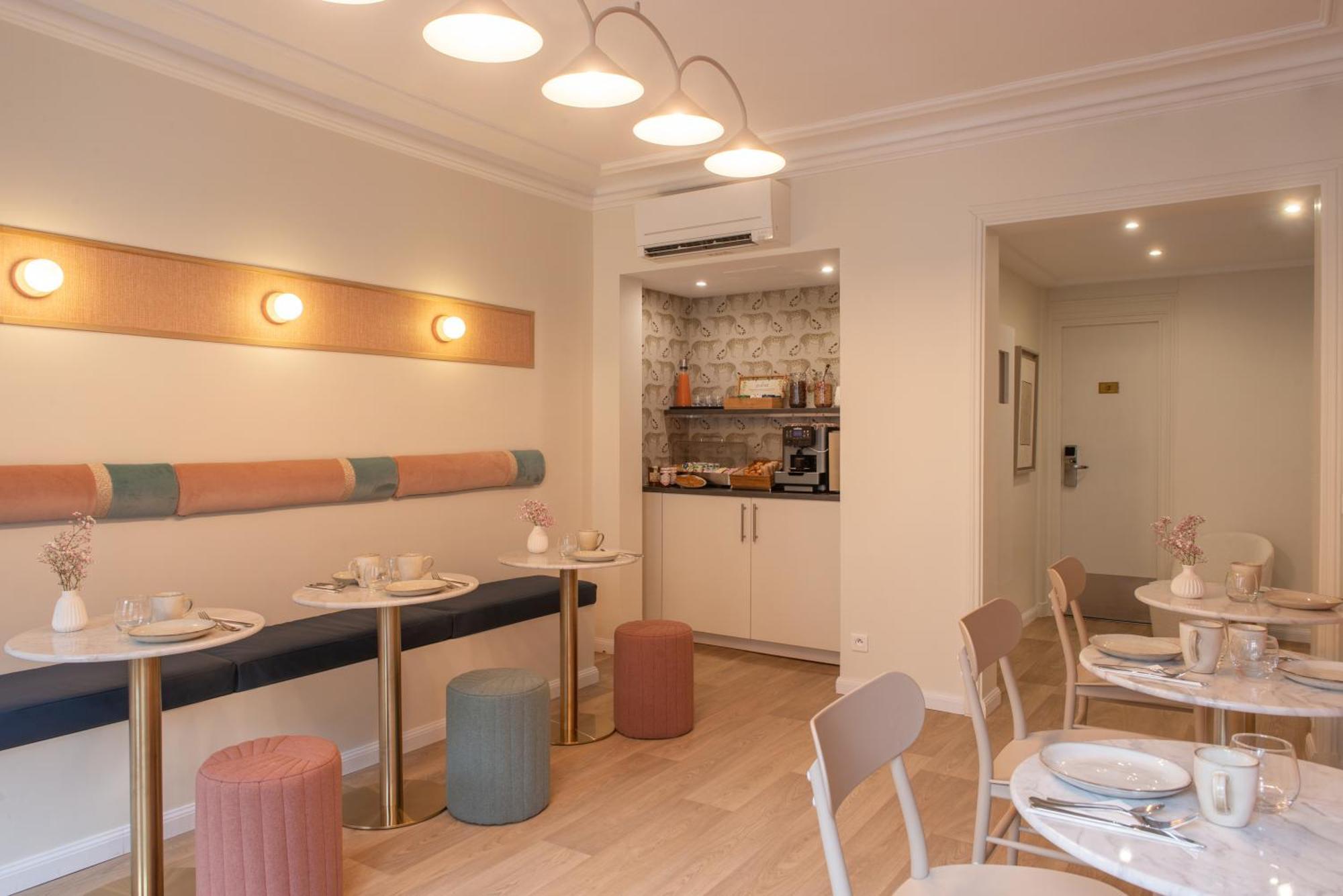 Hotel Avama Prony Париж Экстерьер фото