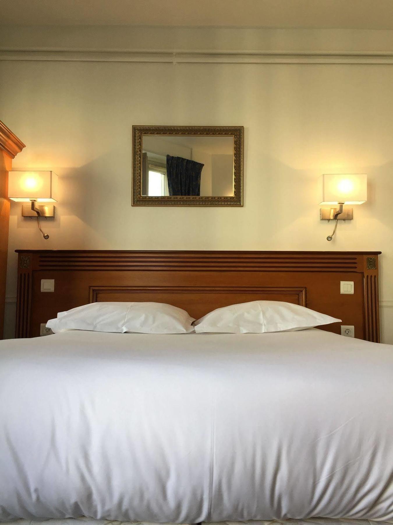 Hotel Avama Prony Париж Экстерьер фото